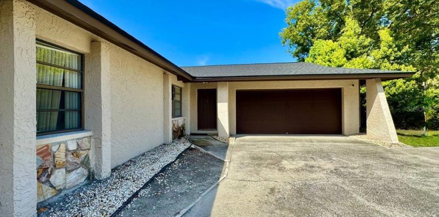 Villa ou maison à Clearwater, Floride 3 chambres, 142.79 m2 № 2409862