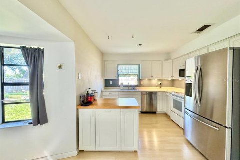 Villa ou maison à louer à Clearwater, Floride: 3 chambres, 142.79 m2 № 2409862 - photo 12