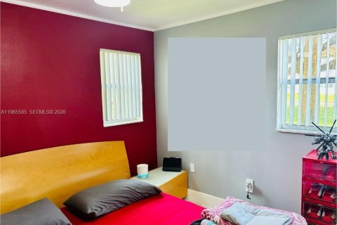 Condo in Sunrise, Florida, 2 bedrooms  № 2027379 - photo 4