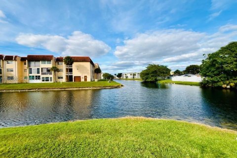Condo in Sunrise, Florida, 2 bedrooms  № 2027379