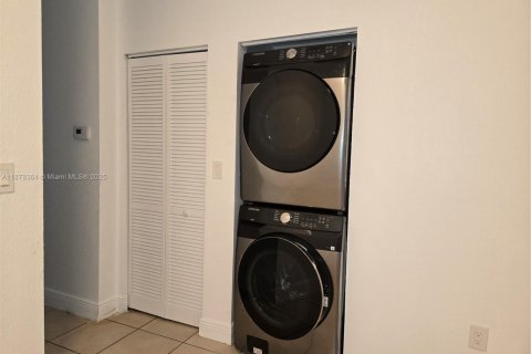 Condo in Homestead, Florida, 3 bedrooms  № 1923399 - photo 2