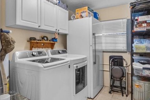 House in Plant City, Florida 3 bedrooms, 128.39 sq.m. № 1854659 - photo 25