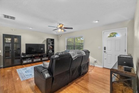House in Plant City, Florida 3 bedrooms, 128.39 sq.m. № 1854659 - photo 9