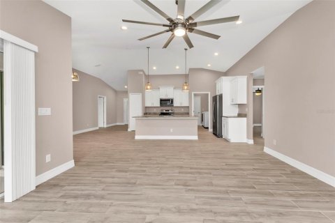 House in Port Charlotte, Florida 3 bedrooms, 173.36 sq.m. № 2394165 - photo 16