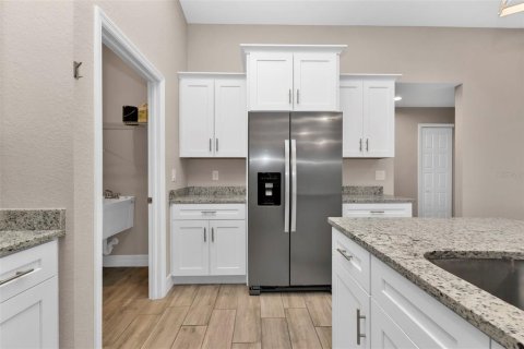 House in Port Charlotte, Florida 3 bedrooms, 173.36 sq.m. № 2394165 - photo 13