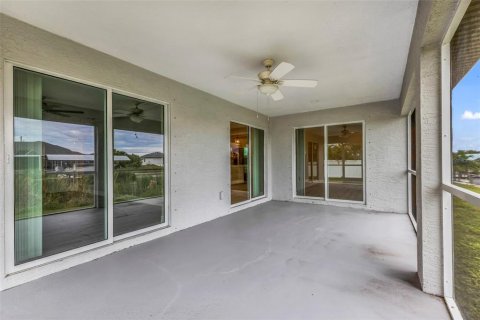 House in Port Charlotte, Florida 3 bedrooms, 173.36 sq.m. № 2394165 - photo 30