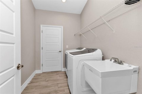 House in Port Charlotte, Florida 3 bedrooms, 173.36 sq.m. № 2394165 - photo 28
