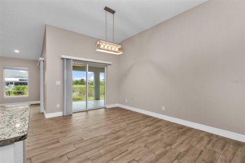 House in Port Charlotte, Florida 3 bedrooms, 173.36 sq.m. № 2394165 - photo 9