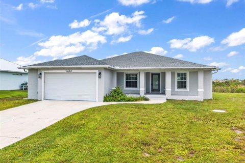 House in Port Charlotte, Florida 3 bedrooms, 173.36 sq.m. № 2394165
