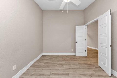 House in Port Charlotte, Florida 3 bedrooms, 173.36 sq.m. № 2394165 - photo 7