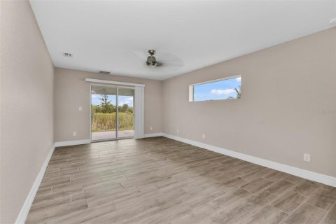 House in Port Charlotte, Florida 3 bedrooms, 173.36 sq.m. № 2394165 - photo 17