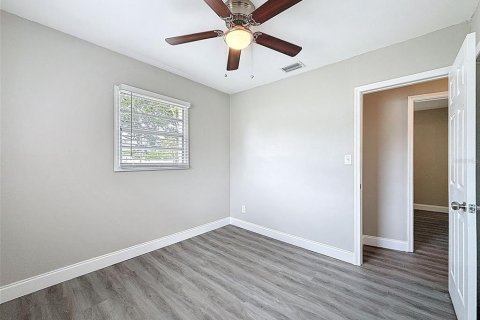House in Saint Petersburg, Florida 4 bedrooms, 114.83 sq.m. № 1816243 - photo 23
