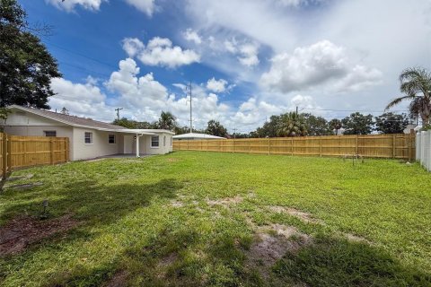 House in Saint Petersburg, Florida 4 bedrooms, 114.83 sq.m. № 1816243 - photo 30