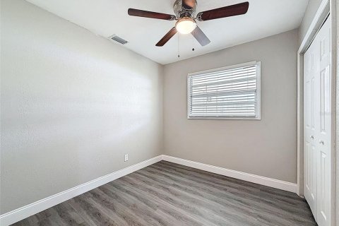 House in Saint Petersburg, Florida 4 bedrooms, 114.83 sq.m. № 1816243 - photo 22