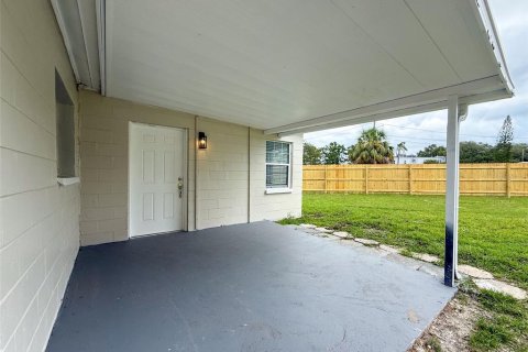 House in Saint Petersburg, Florida 4 bedrooms, 114.83 sq.m. № 1816243 - photo 27