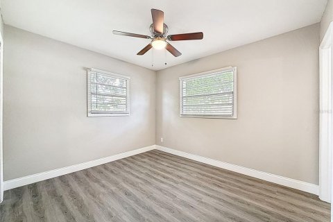 House in Saint Petersburg, Florida 4 bedrooms, 114.83 sq.m. № 1816243 - photo 17