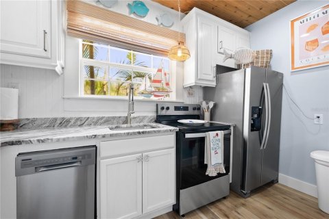 Propiedad comercial en venta en Indian Rocks Beach, Florida, 116.13 m2 № 1757209 - foto 29