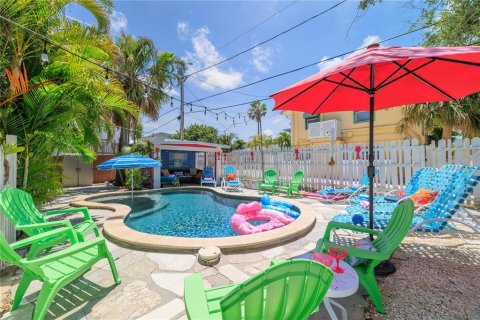Propiedad comercial en venta en Indian Rocks Beach, Florida, 116.13 m2 № 1757209 - foto 5