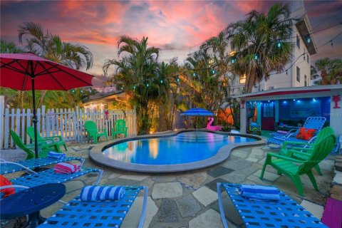 Propiedad comercial en venta en Indian Rocks Beach, Florida, 116.13 m2 № 1757209 - foto 4