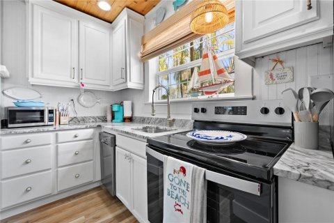 Propiedad comercial en venta en Indian Rocks Beach, Florida, 116.13 m2 № 1757209 - foto 28