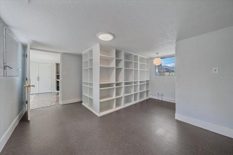 Casa en venta en Saint Petersburg, Florida, 3 dormitorios, 173.63 m2 № 1869352 - foto 26