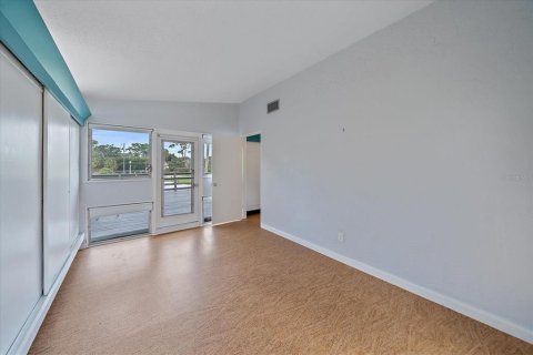 Casa en venta en Saint Petersburg, Florida, 3 dormitorios, 173.63 m2 № 1869352 - foto 18