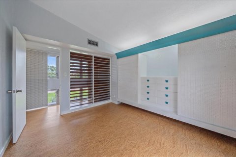 Casa en venta en Saint Petersburg, Florida, 3 dormitorios, 173.63 m2 № 1869352 - foto 22