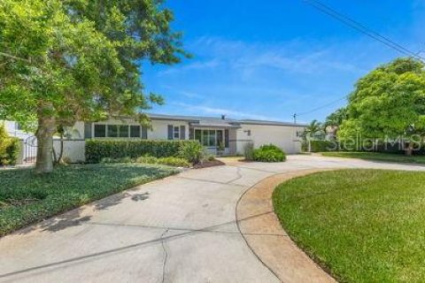 Villa ou maison à louer à Saint Petersburg, Floride: 3 chambres, 182.55 m2 № 1849406 - photo 6