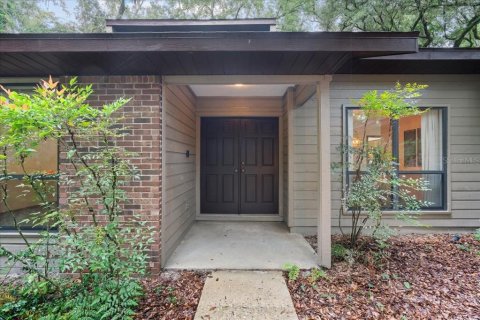 Casa en venta en Gainesville, Florida, 4 dormitorios, 190.17 m2 № 1904033 - foto 2