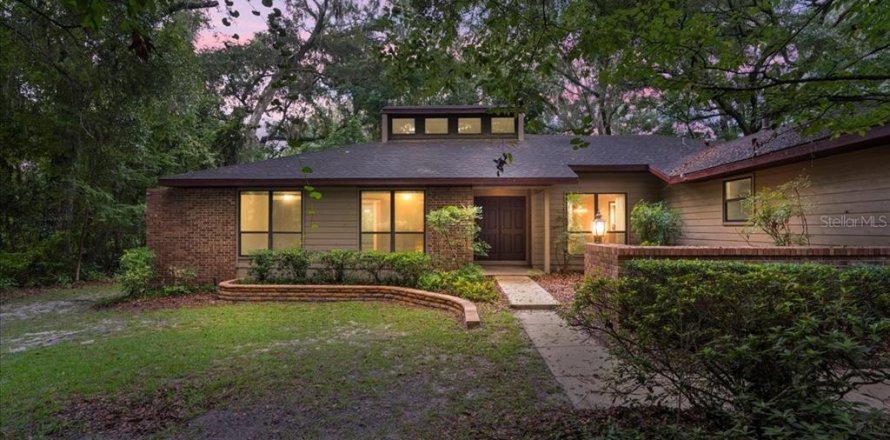 Casa en Gainesville, Florida 4 dormitorios, 190.17 m2 № 1904033