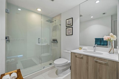 Condo in Miami, Florida, 2 bedrooms  № 1966998 - photo 17
