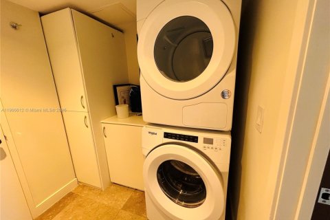 Снять в аренду кондоминиум в Ки-Бискейн, Флорида 2 спальни, 174.19м2, № 1963772 - фото 14