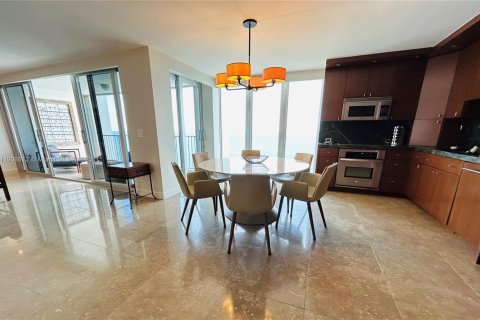 Снять в аренду кондоминиум в Ки-Бискейн, Флорида 2 спальни, 174.19м2, № 1963772 - фото 6