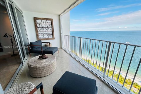 Снять в аренду кондоминиум в Ки-Бискейн, Флорида 2 спальни, 174.19м2, № 1963772 - фото 4