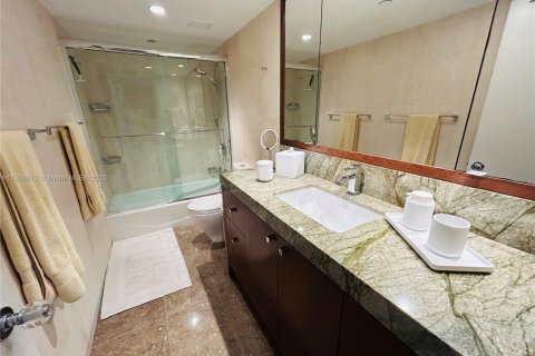 Снять в аренду кондоминиум в Ки-Бискейн, Флорида 2 спальни, 174.19м2, № 1963772 - фото 13