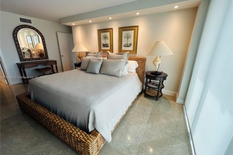 Снять в аренду кондоминиум в Ки-Бискейн, Флорида 2 спальни, 174.19м2, № 1963772 - фото 9