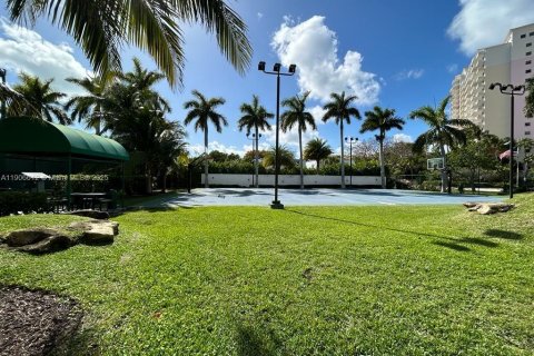 Снять в аренду кондоминиум в Ки-Бискейн, Флорида 2 спальни, 174.19м2, № 1963772 - фото 17