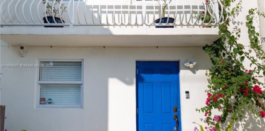 Touwnhouse à North Miami, Floride 2 chambres, 134.15 m2 № 2039551