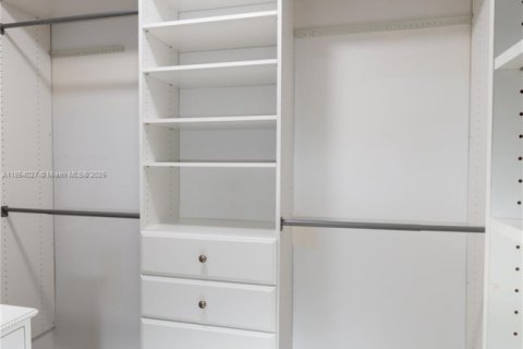 Touwnhouse à vendre à North Miami, Floride: 2 chambres, 134.15 m2 № 2039551 - photo 15
