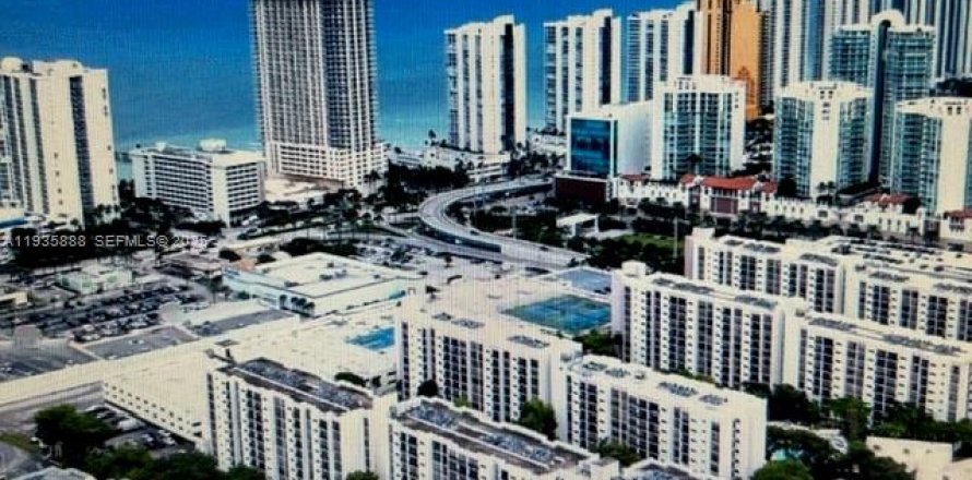 Condo à Sunny Isles Beach, Floride, 2 chambres  № 2037833