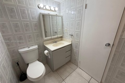 Copropriété à vendre à Sunny Isles Beach, Floride: 2 chambres, 114.27 m2 № 2037833 - photo 30