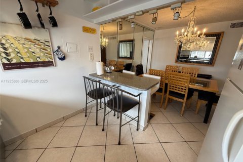 Copropriété à vendre à Sunny Isles Beach, Floride: 2 chambres, 114.27 m2 № 2037833 - photo 19