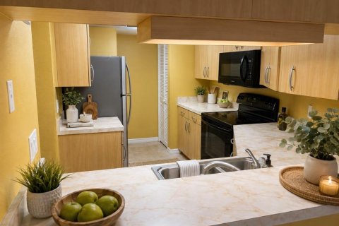 Condo in Tampa, Florida, 2 bedrooms № 2403664 - photo 4