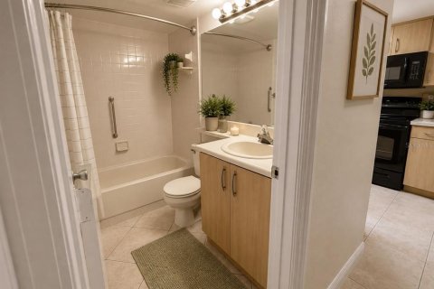 Condo in Tampa, Florida, 2 bedrooms № 2403664 - photo 8