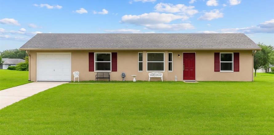 House in Ocala, Florida 3 bedrooms, 107.86 sq.m. № 1904414