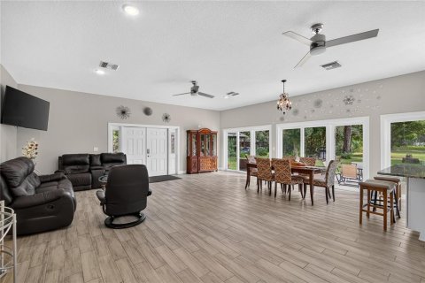 Villa ou maison à vendre à Zephyrhills, Floride: 2 chambres, 144.18 m2 № 2437140 - photo 4
