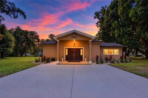Villa ou maison à vendre à Zephyrhills, Floride: 2 chambres, 144.18 m2 № 2437140 - photo 2