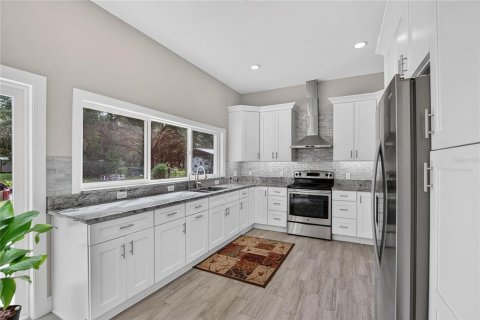 Villa ou maison à vendre à Zephyrhills, Floride: 2 chambres, 144.18 m2 № 2437140 - photo 12
