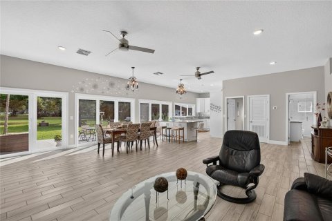 Villa ou maison à vendre à Zephyrhills, Floride: 2 chambres, 144.18 m2 № 2437140 - photo 3