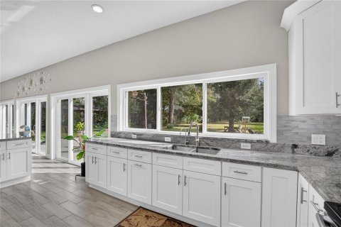 Villa ou maison à vendre à Zephyrhills, Floride: 2 chambres, 144.18 m2 № 2437140 - photo 15